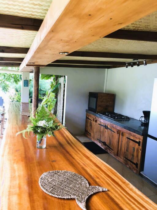 Bungalow Tiarii, Avec Acces Direct A Une Plage Privee Tevaitoa Exteriör bild